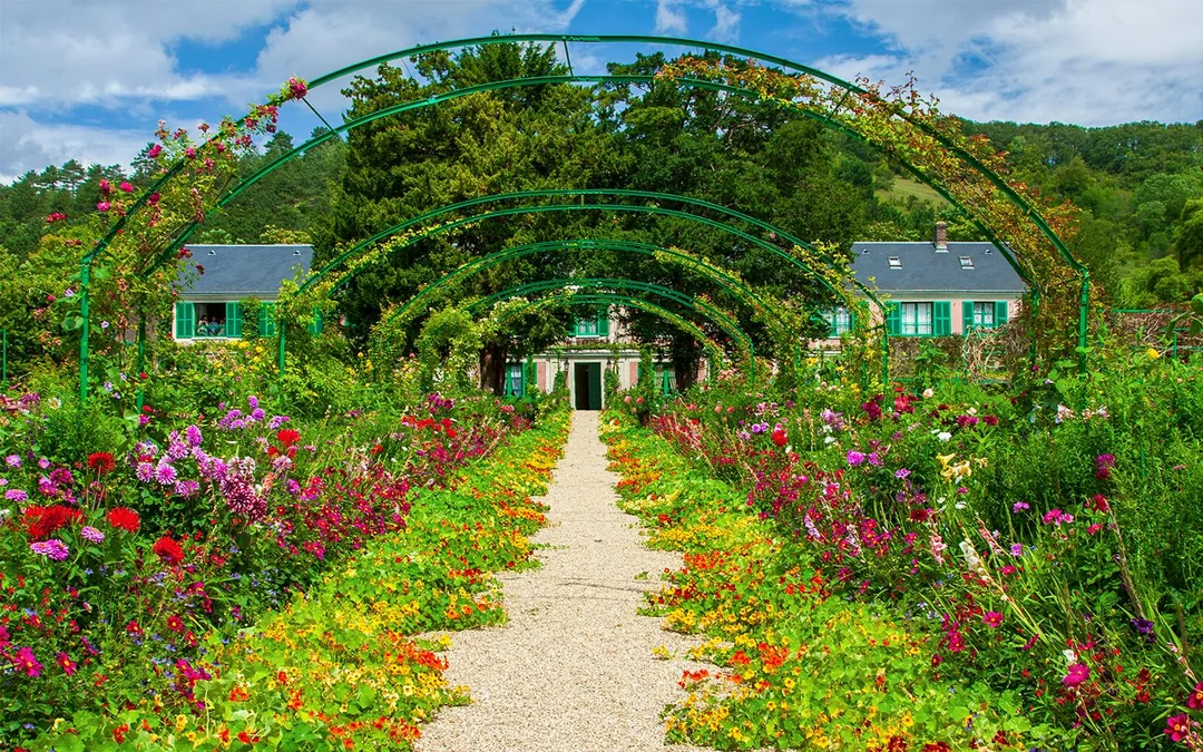 From Paris: Giverny Day Trip with Monet's House & Gardens Entry Image 3