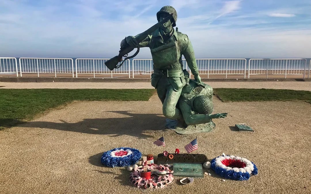 From Paris: Normandy US D-Day Landing Beaches Semi-Private Full-Day Tour Image 3