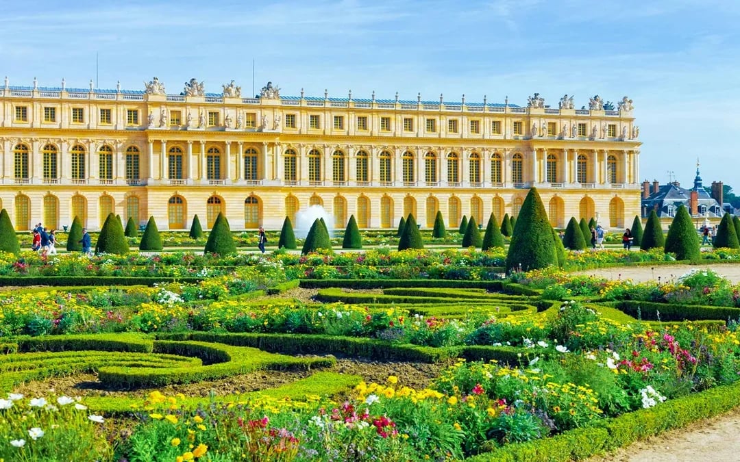 From Paris: Round trip Transfers & Versailles Palace Tickets Image 3