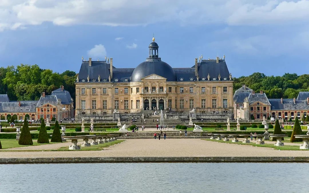 From Paris: Vaux-le-Vicomte & Fontainebleau Full-Day Tour with Optional Guide Image 1