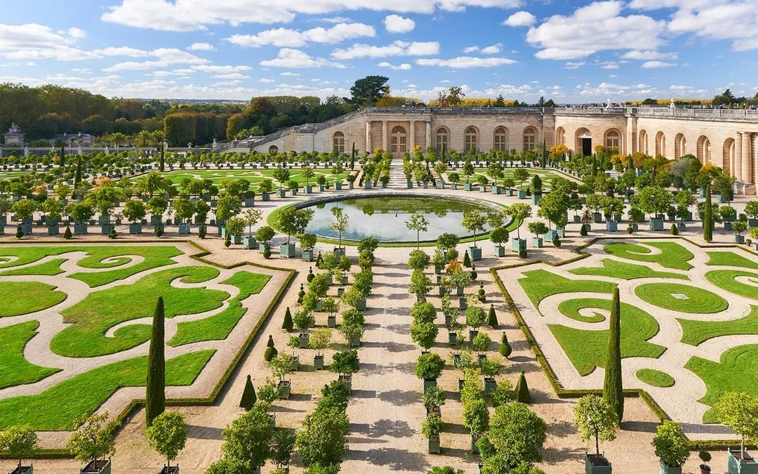 From Paris: Versailles Palace & Giverny Guided Day Trip Image 10