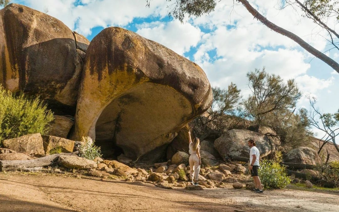 From Perth: Wave Rock, York and Aboriginal Culture Tour Image 2