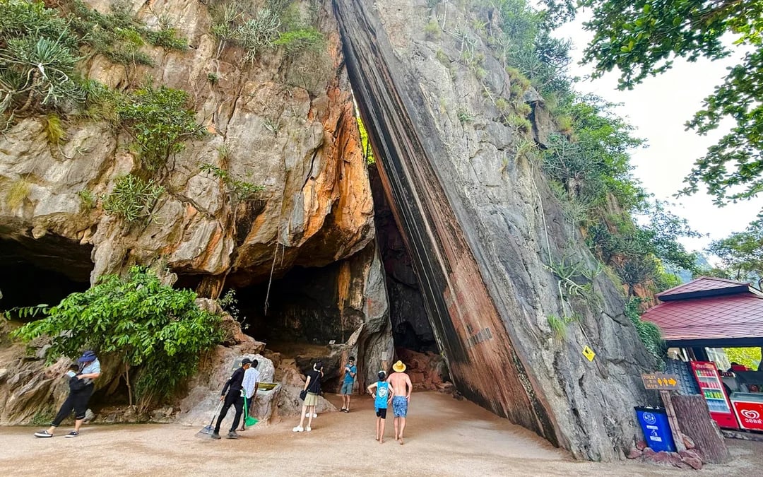 From Phuket/Krabi/Khao Lak: James Bond Island, Koh Panyee & Samet Nangshe Private Day Trip with Longtail Boat Image 8