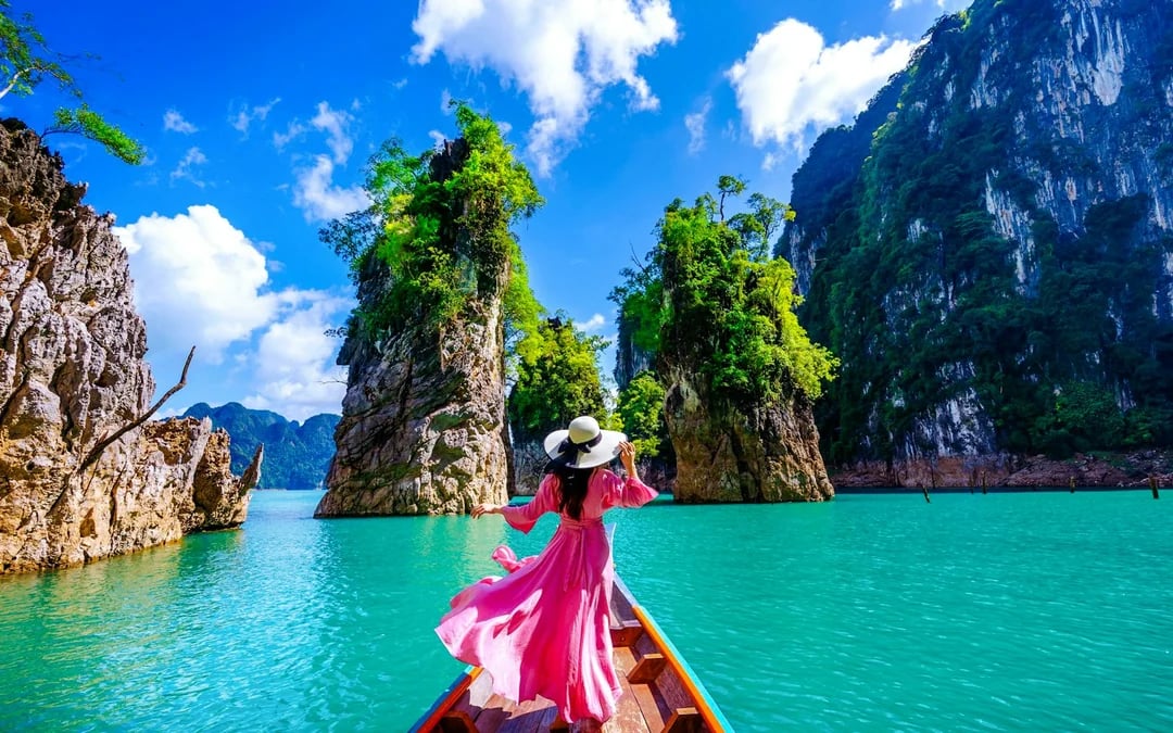 From Phuket/Krabi/Khao Lak: Private Khao Sok Day Trip with Cheow Lan Lake Longtail Boat Tour Image 4