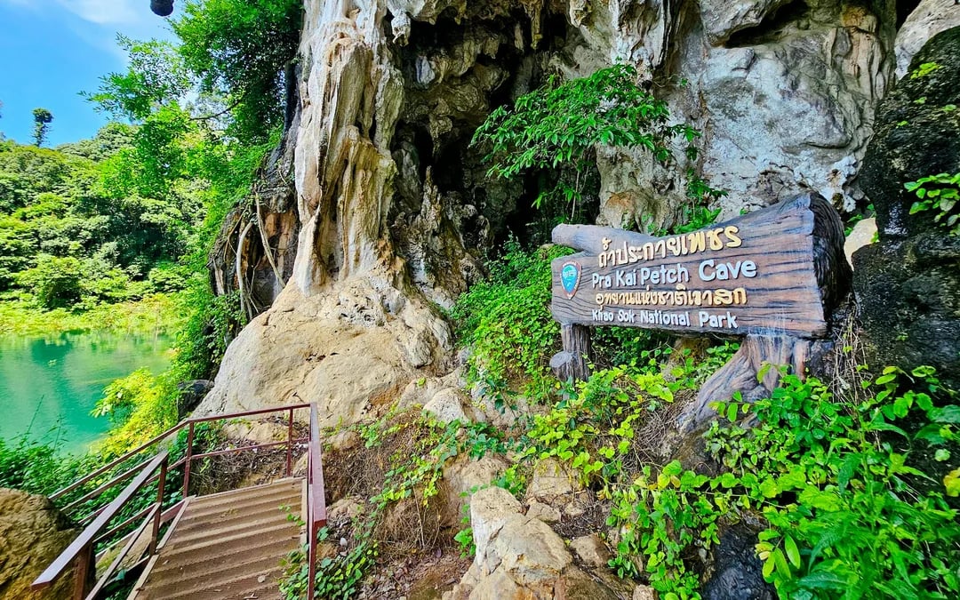 From Phuket/Krabi/Khao Lak: Private Khao Sok Day Trip with Cheow Lan Lake Longtail Boat Tour Image 10
