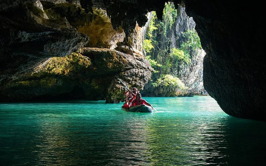 From Phuket: Phang Nga Bay Sea Cave Canoeing and James Bond Island Big Boat Tour with Buffet Lunch Image 9
