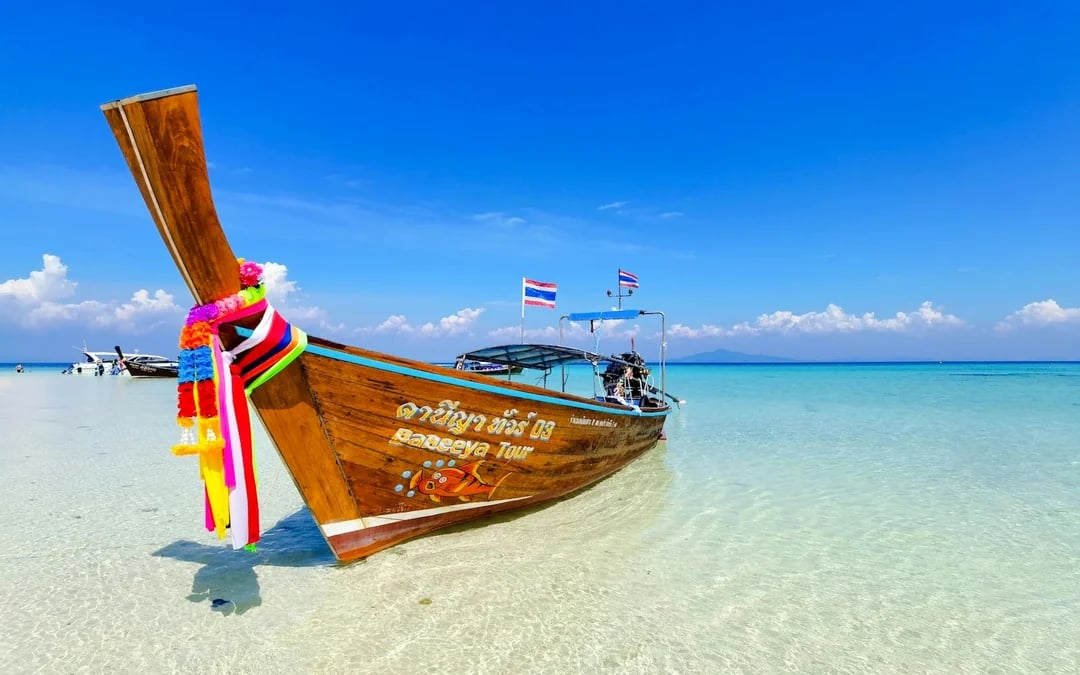 From Phuket: Phi Phi Islands Day Trip with Private Longtail Boat Tour Image 8