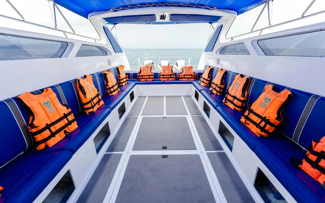 From Phuket: Similan Islands Speedboat Tour with Breakfast, Lunch & Transfers
 Image 7