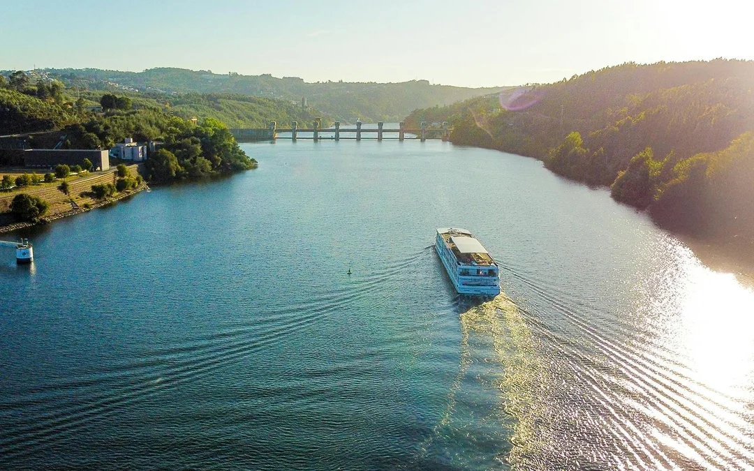 From Pinhão: Douro Valley Boat Tour with Wine Tasting and Lunch Image 5