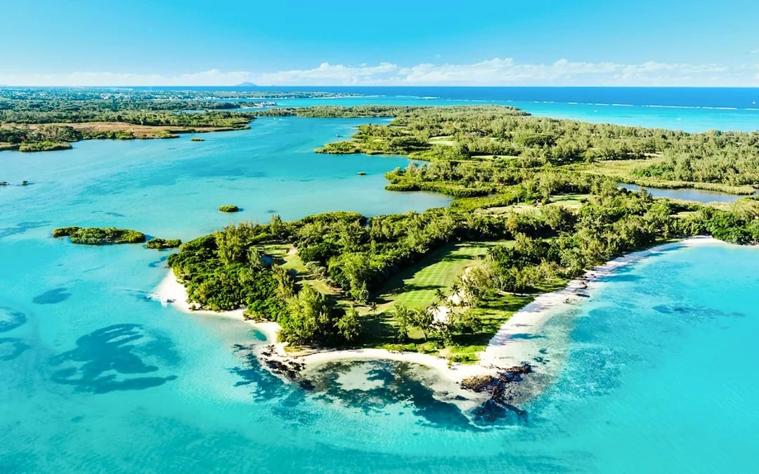 From Pointe Jerome: Île aux Cerfs Catamaran Cruise with Lunch and Hotel Transfers Image 4