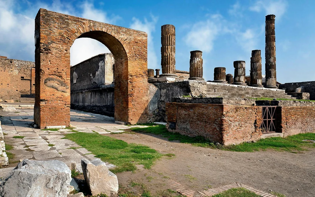 From Pompeii: Pompeii and Herculaneum Guided Tour with Transfers Image 2