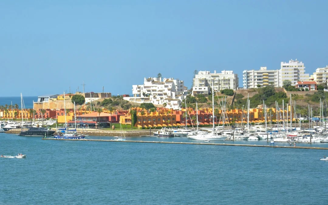 From Portimão: Benagil Cave & Marinha Beach Sunset Boat Tour Image 10