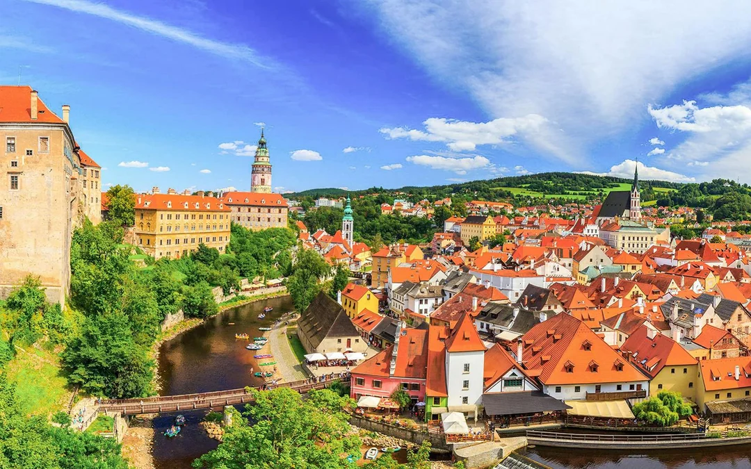 From Prague: Cesky Krumlov Guided Tour with Optional Castle Entry Image 2