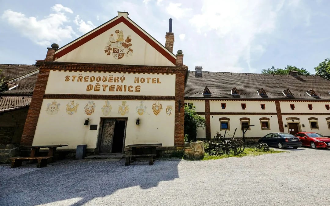 From Prague: Dětenice Medieval Dinner Show with Unlimited Drinks and Transfers Image 3