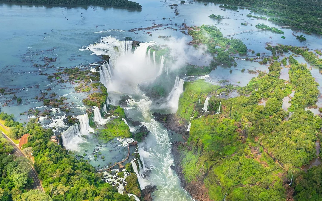 From Puerto Iguazú: Iguazú Falls Argentina Side Tour with Gran Aventura Boat Ride & Transfers Image 3