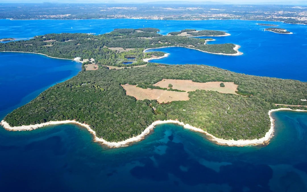 From Pula: Private Sailing Cruise to Brijuni Islands with Snorkeling and Cliff Jumping Image 7