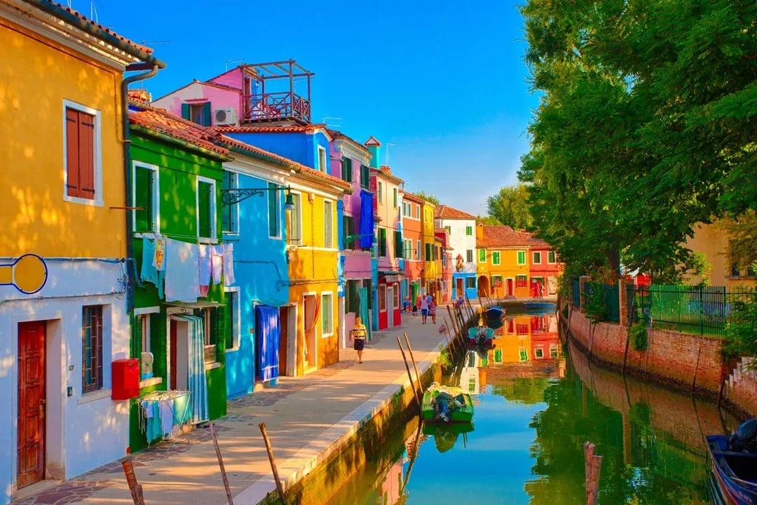 From Punta Sabbioni: Murano, Burano & Torcello Islands Boat Tour with Glass Blowing Image 7