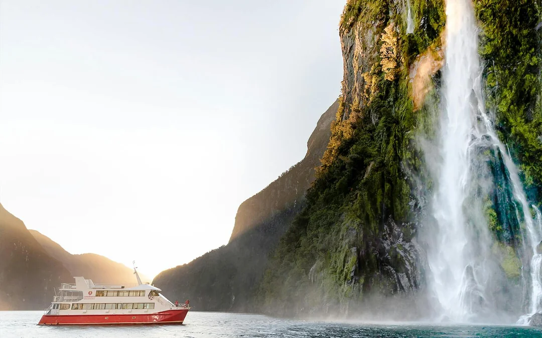 From Queenstown: 4-Hour Milford Sound Helicopter Tour and Cruise Image 3