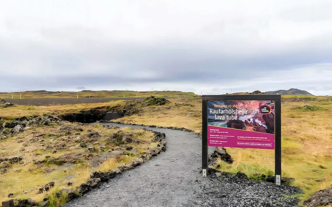 From Reykjavik: Raufarhólshellir Lava Tunnel Guided Tour with Transfers Image 10
