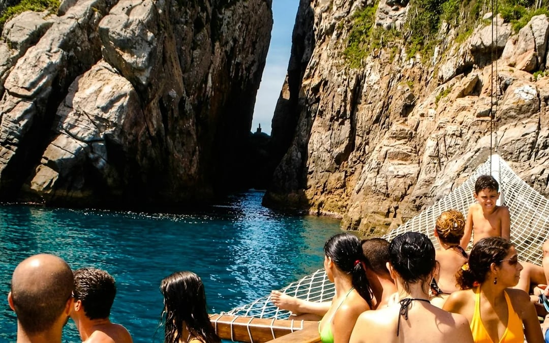From Rio de Janeiro: Arraial do Cabo Day Trip with Boat Cruise and Lunch Image 3