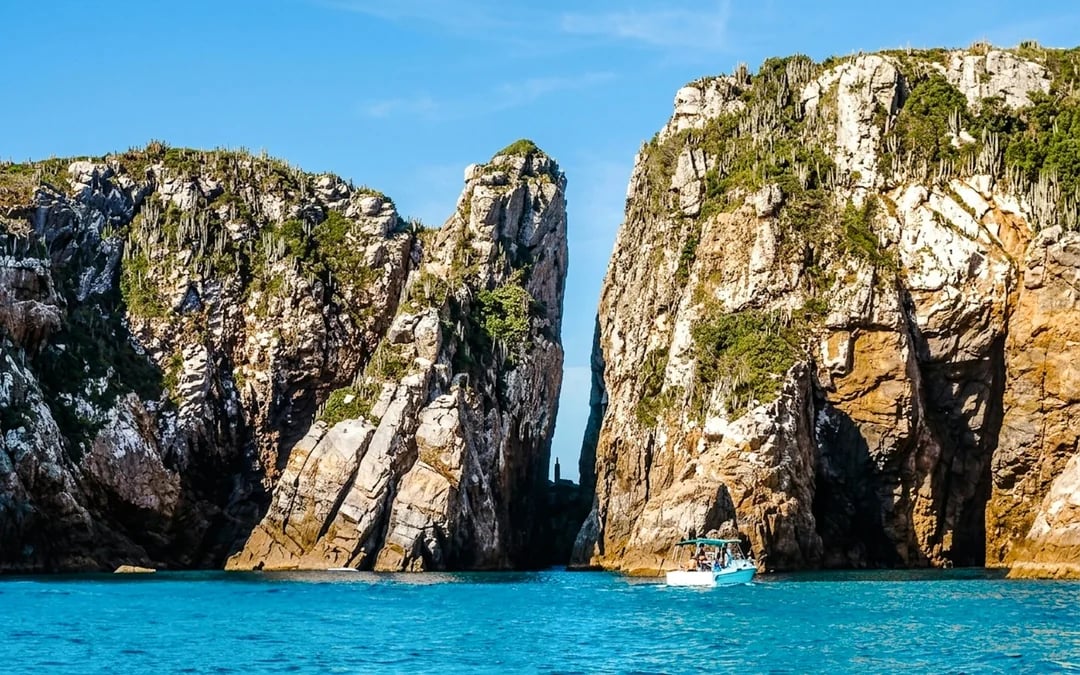 From Rio de Janeiro: Arraial do Cabo Day Trip with Boat Cruise and Lunch Image 6
