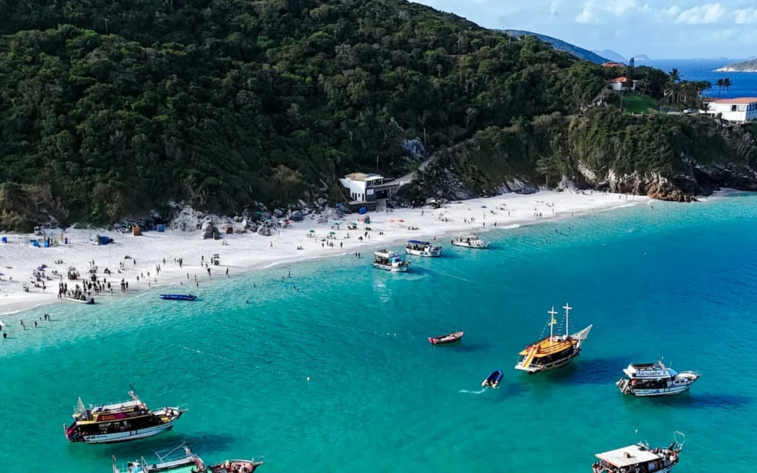 From Rio de Janeiro: Arraial do Cabo Day Trip with Boat Tour and Lunch Image 7