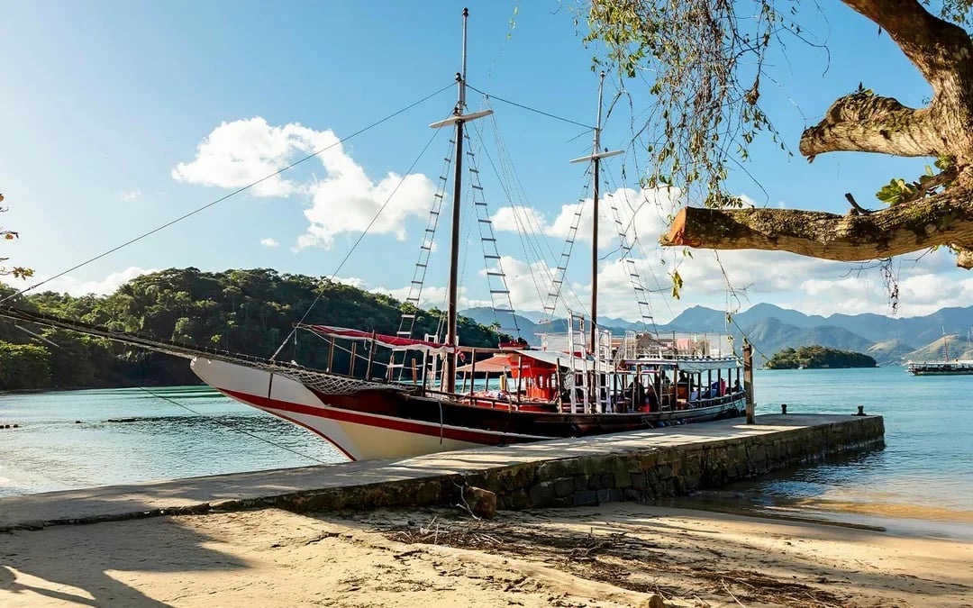 From Rio: Ilha Grande Full-Day Tour with Schooner Cruise Image 2