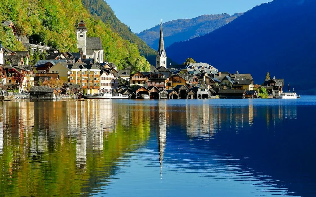From Salzburg: Private Hallstatt, St. Gilgen and St. Wolfgang Day Trip Image 4