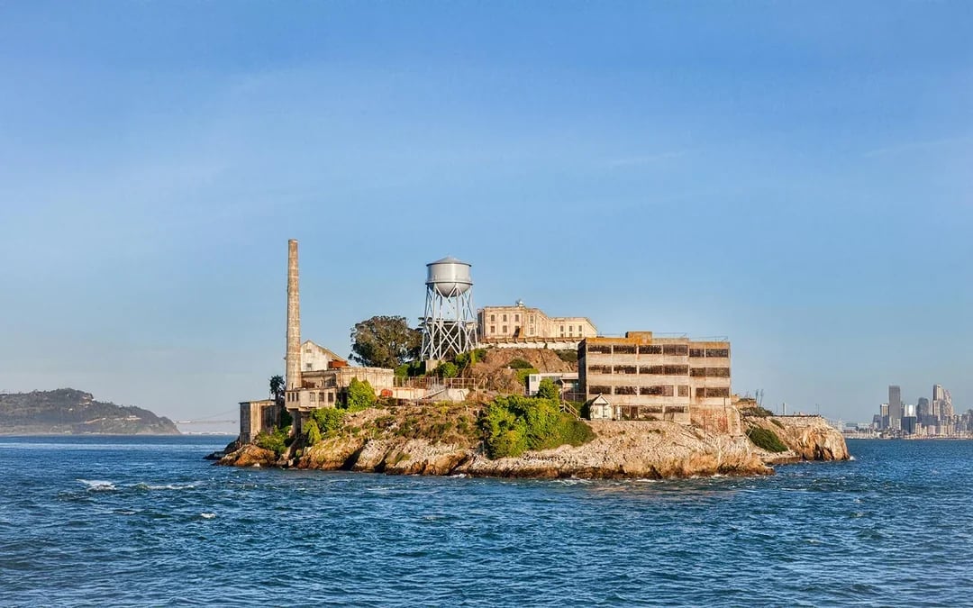 From San Francisco: Alcatraz, Aquarium of the Bay, & Napa/Sonoma Wine Country 2-Day Trip Image 3