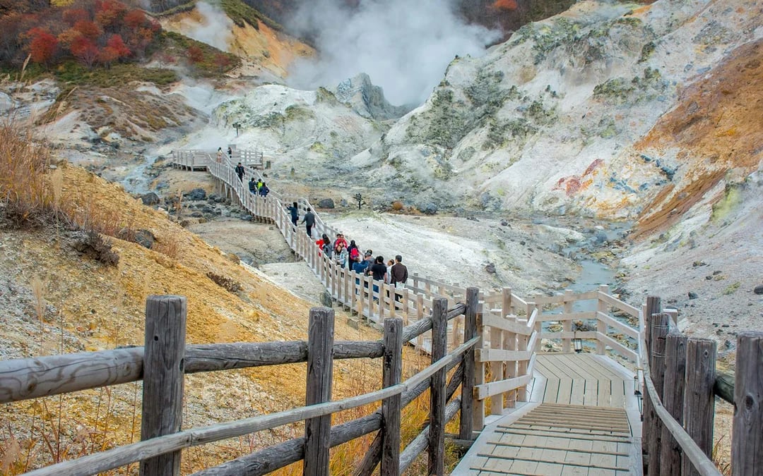 From Sapporo: Noboribetsu, Lake Toya, & Otaru Guided Day Trip Image 2