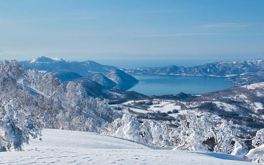 From Sapporo: Noboribetsu, Lake Toya, & Otaru Guided Day Trip Image 3