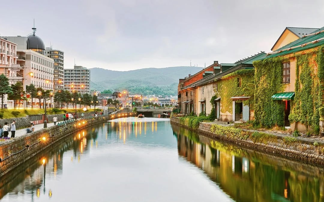 From Sapporo: Noboribetsu, Lake Toya, & Otaru Guided Day Trip Image 5