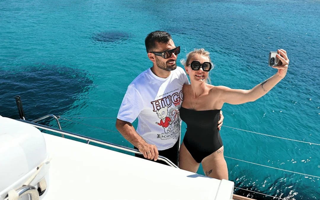 From Souda to Marathi Bay: Premium Catamaran Day Cruise Image 8