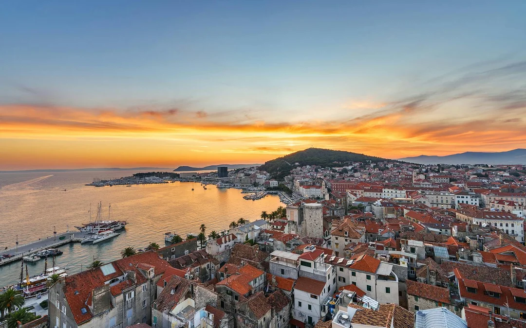From Split: 1.5-Hour Sunset Sightseeing Cruise with Welcome Drink Image 2