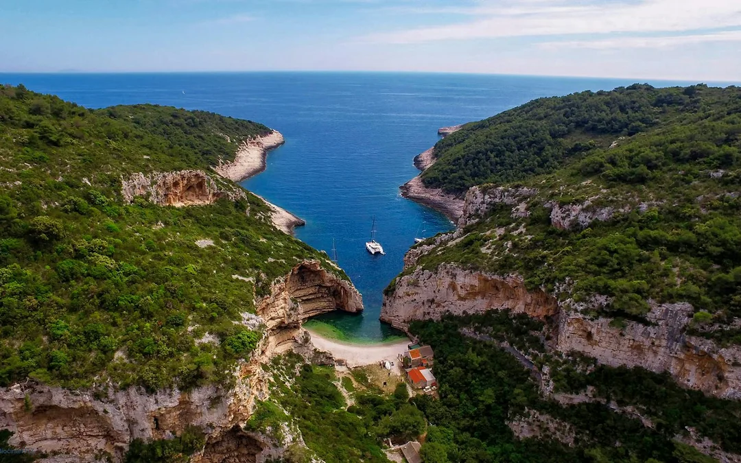 From Split: Blue Cave, Mamma Mia, Hvar and 5 Island Boat Tour Image 3