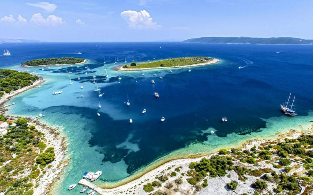 From Split: Blue Lagoon, Duga Bay & Trogir Boat Tour with Snorkeling Image 2