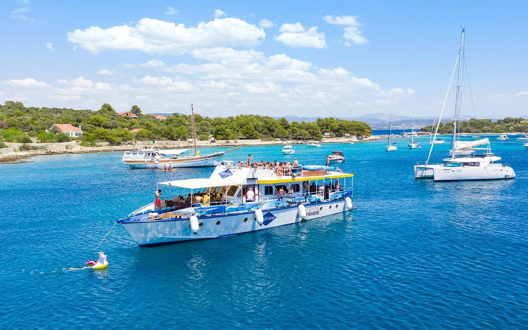 From Split: Blue Lagoon, Shipwreck & Solta Cruise with Lunch Image 3