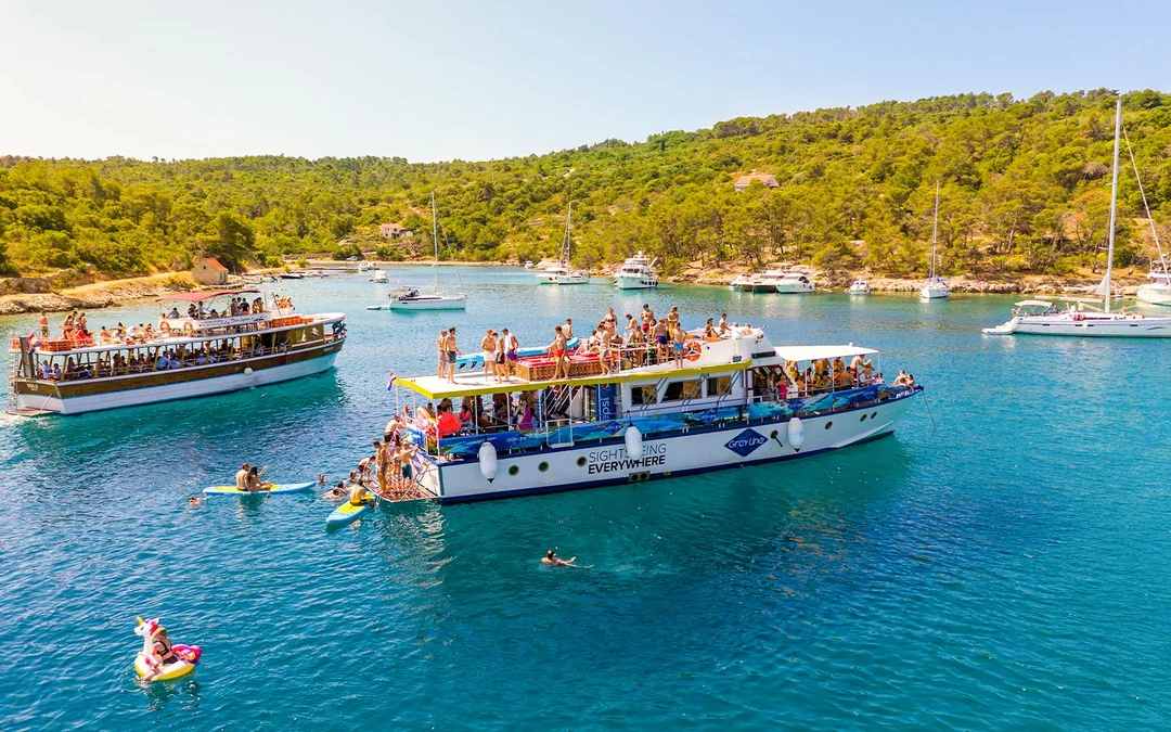 From Split: Blue Lagoon, Shipwreck & Solta Cruise with Lunch Image 5
