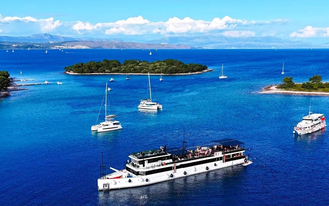 From Split: Blue Lagoon Yacht Party with Swim Stop, DJs & Nightclub Entry Image 10