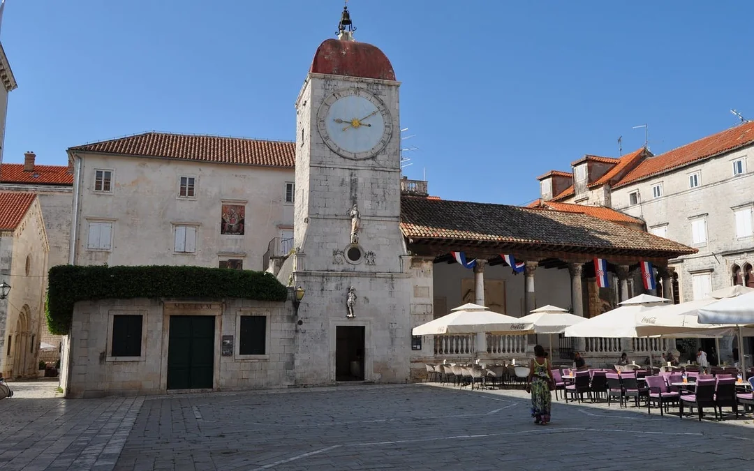 From Split: Guided Tour of Klis Fortress and Trogir Old Town with Panoramic Photo Stop and Transfers Image 4