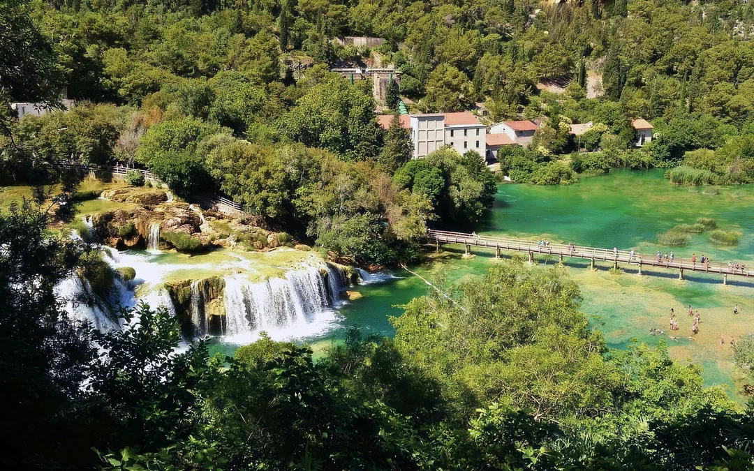 From Split: Krka Waterfalls, Lake Cruise & Skradin Old Town Tour Image 4