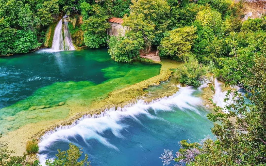From Split: Krka Waterfalls, Lake Cruise & Skradin Old Town Tour Image 5