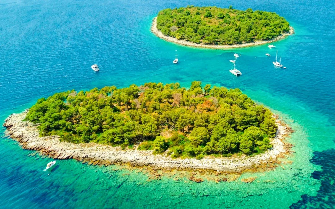 From Split/Trogir: Blue Lagoon, Solta & Trogir Speedboat Tour Image 3