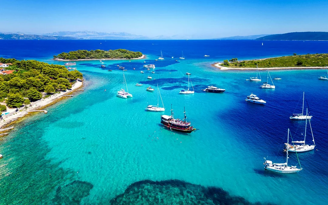 From Split: Underwater Museum and Blue Lagoon Boat Tour with Lunch & Drinks Image 7