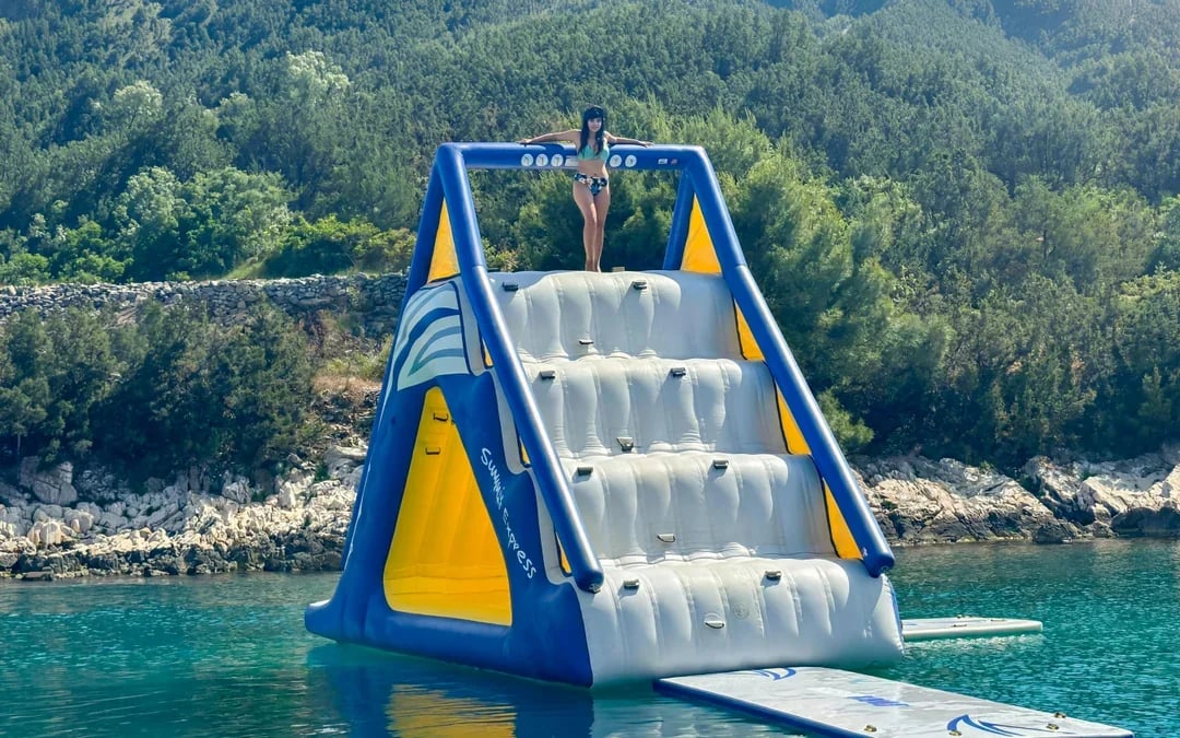 From Split: Underwater Museum Boat Tour with Beach Resort & Aqua Park Access Image 7