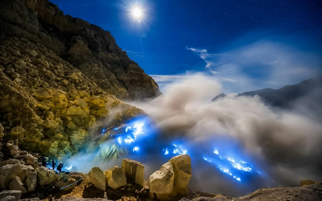 From Surabaya: Mount Bromo and Ijen Crater Private Tour Image 4