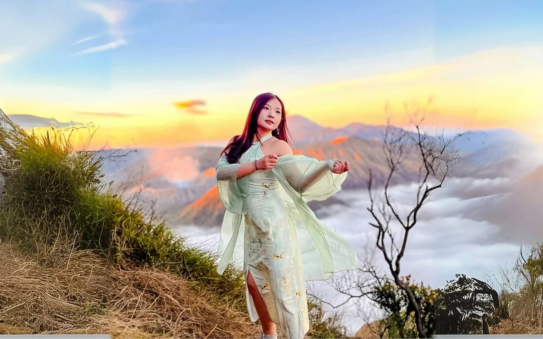 From Surabaya or Malang: Mount Bromo Sunrise Private Tour Image 5