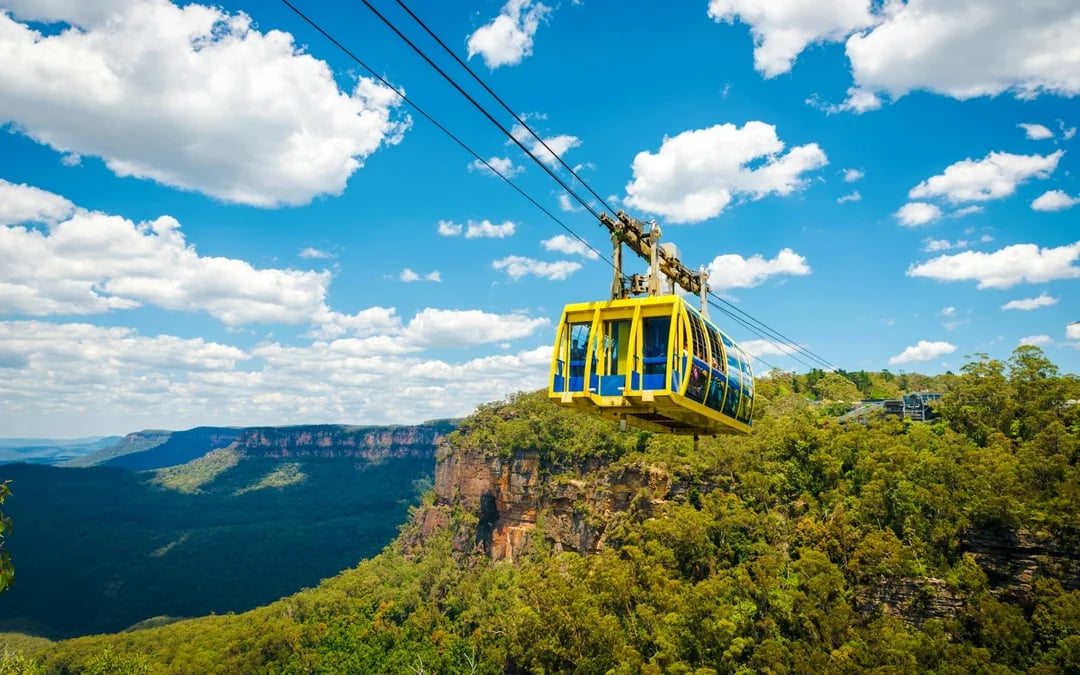 From Sydney: Blue Mountains Day Trip with Scenic World Pass, Sydney Zoo, Lincoln's Rock and River Ferry Image 3