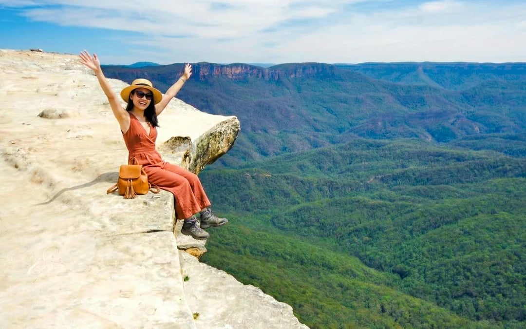 From Sydney: Blue Mountains Day Trip with Scenic World Pass, Sydney Zoo, Lincoln's Rock and River Ferry Image 4