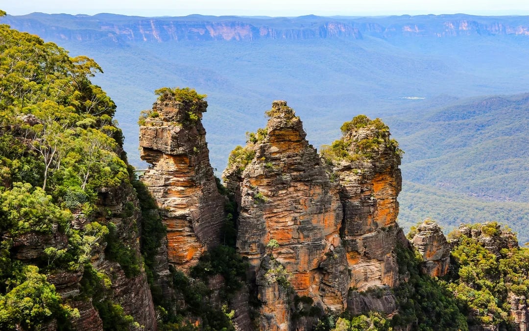 From Sydney: Blue Mountains Day Trip with Scenic World Pass, Sydney Zoo, Lincoln's Rock and River Ferry Image 7